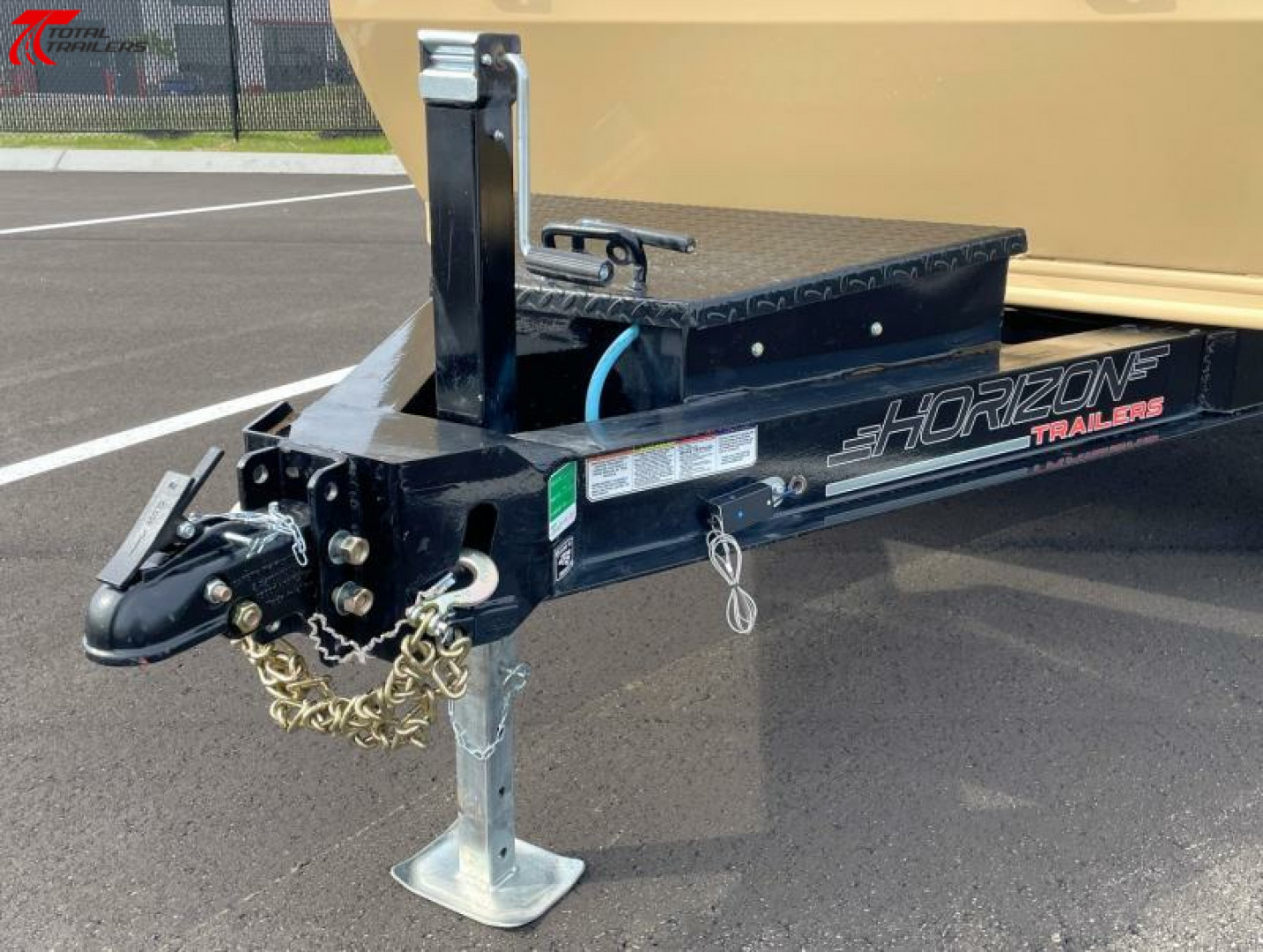 New Horizon Trailers 10' Dump Trailer 7630LB, 18" Sides, Tarp, Ramps, Spare Tire