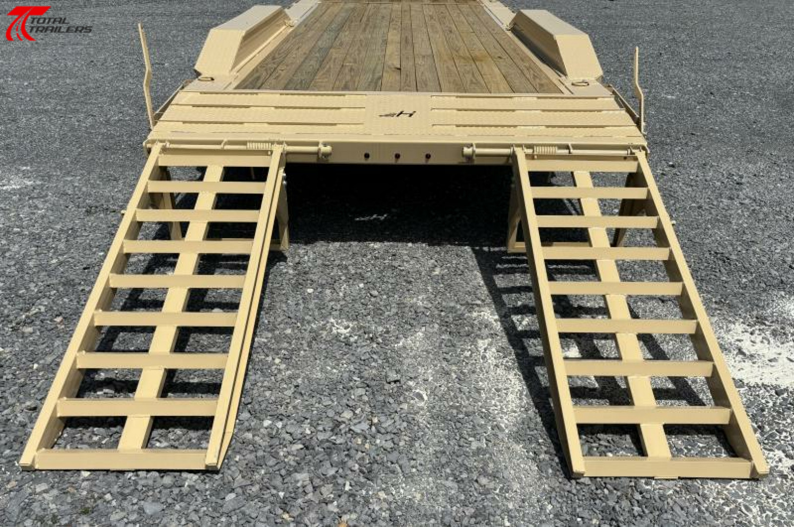 New Horizon Trailers 102" Wide 22' Long Equipment Trailer 15,260LB, 14 Ply, Drive Over Fenders