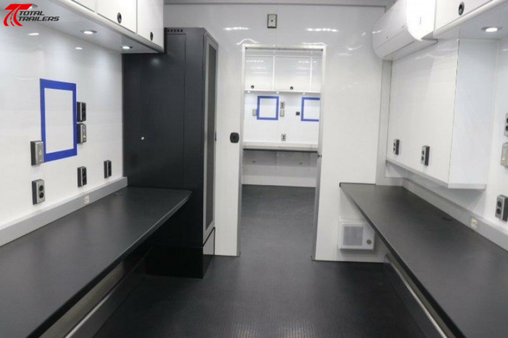 New 36' Gooseneck Command Trailer w/ Masts