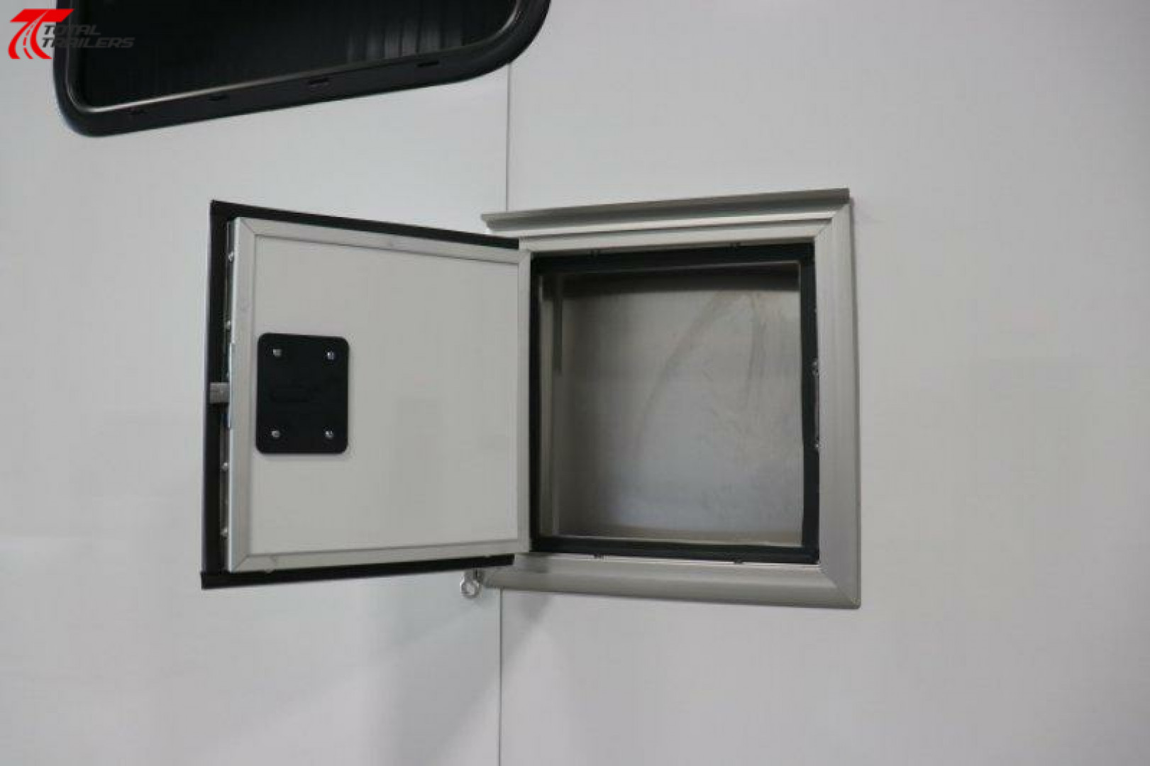 New 36' Gooseneck Command Trailer w/ Masts