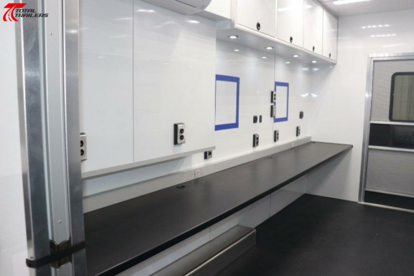 New 36' Gooseneck Command Trailer w/ Masts