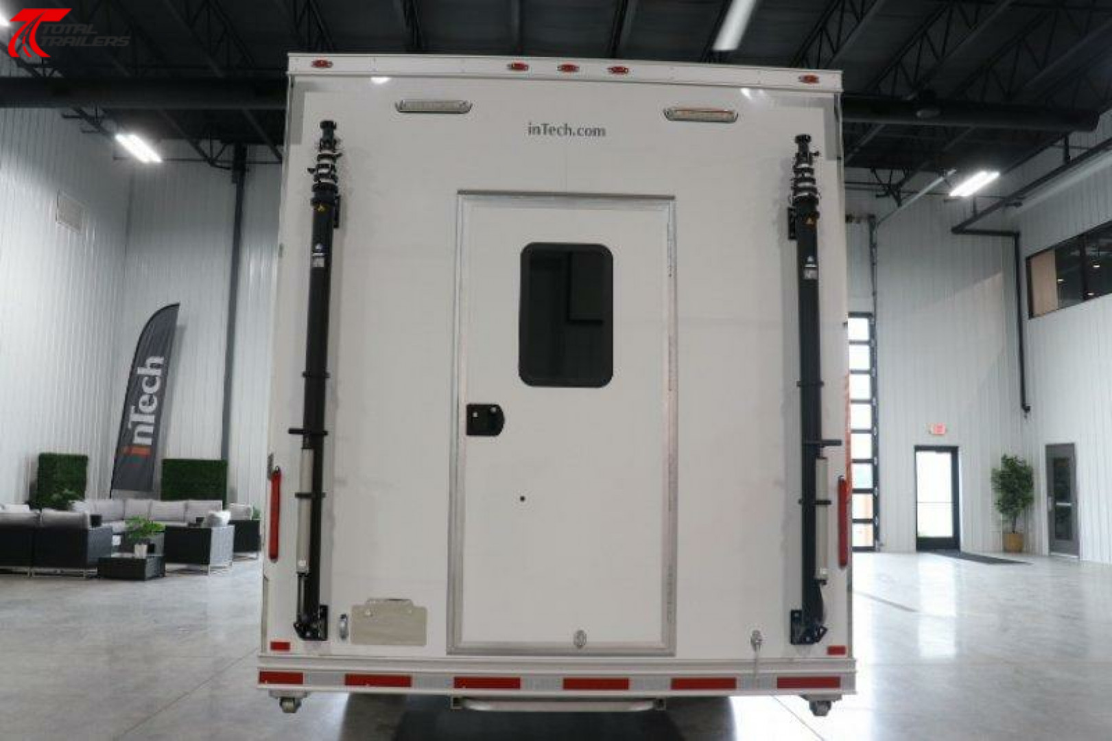 New 36' Gooseneck Command Trailer w/ Masts