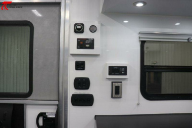 New 36' Gooseneck Command Trailer w/ Masts