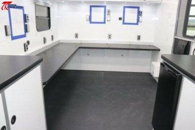 New 36' Gooseneck Command Trailer w/ Masts