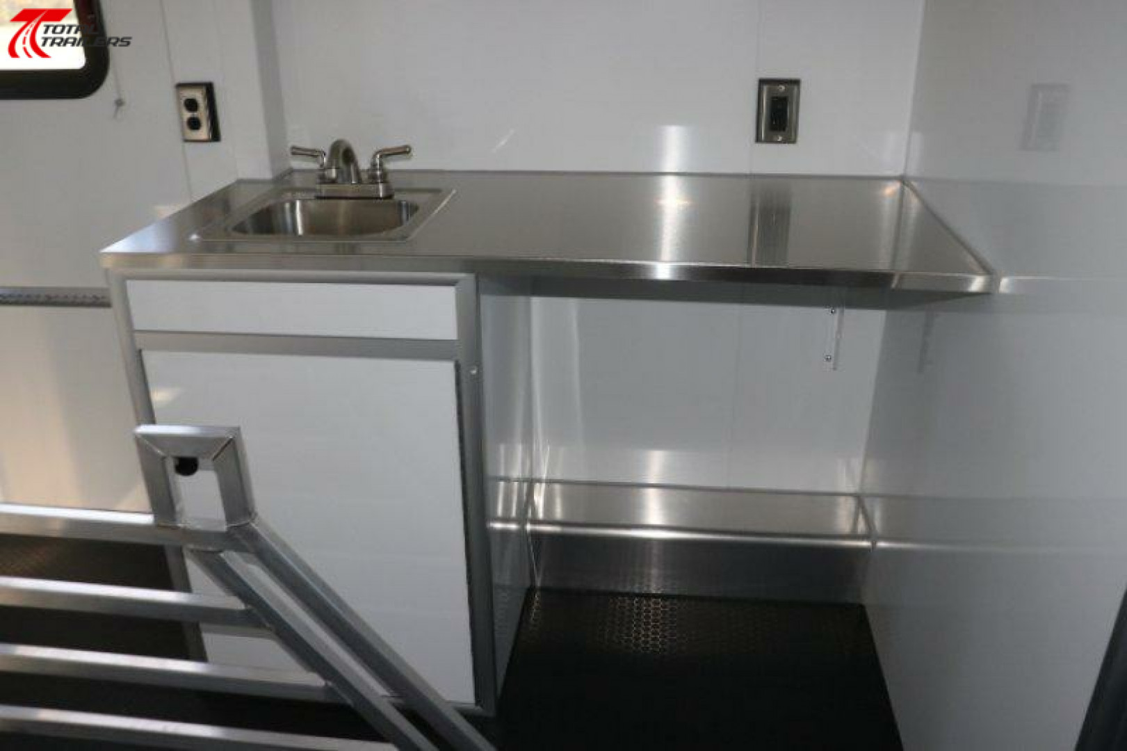 New 42' Dental Medical Trailer w/ Wheelchair Lift