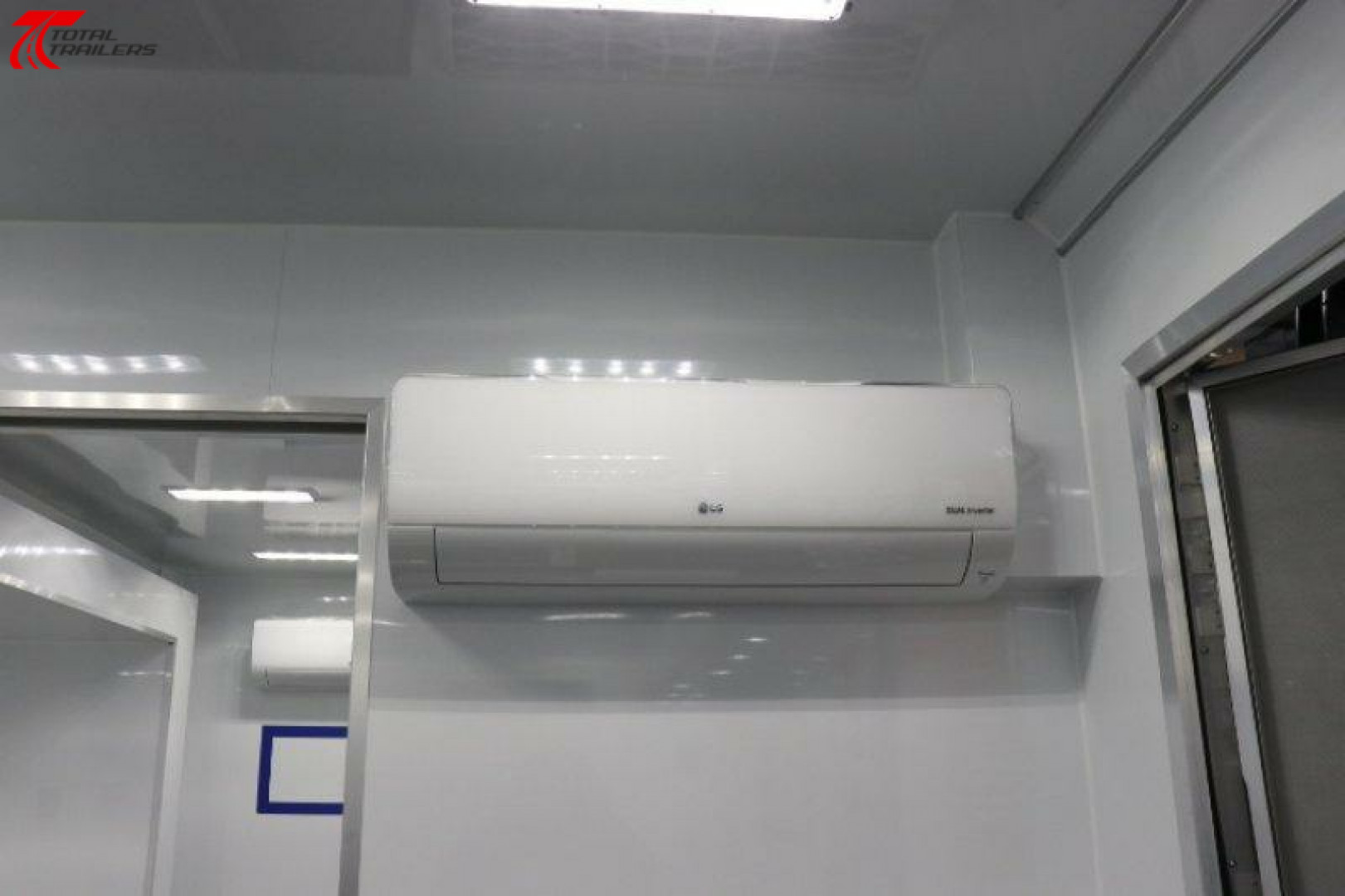 New Gooseneck Mobile Command Trailer w/ Mast Specialty Trailer