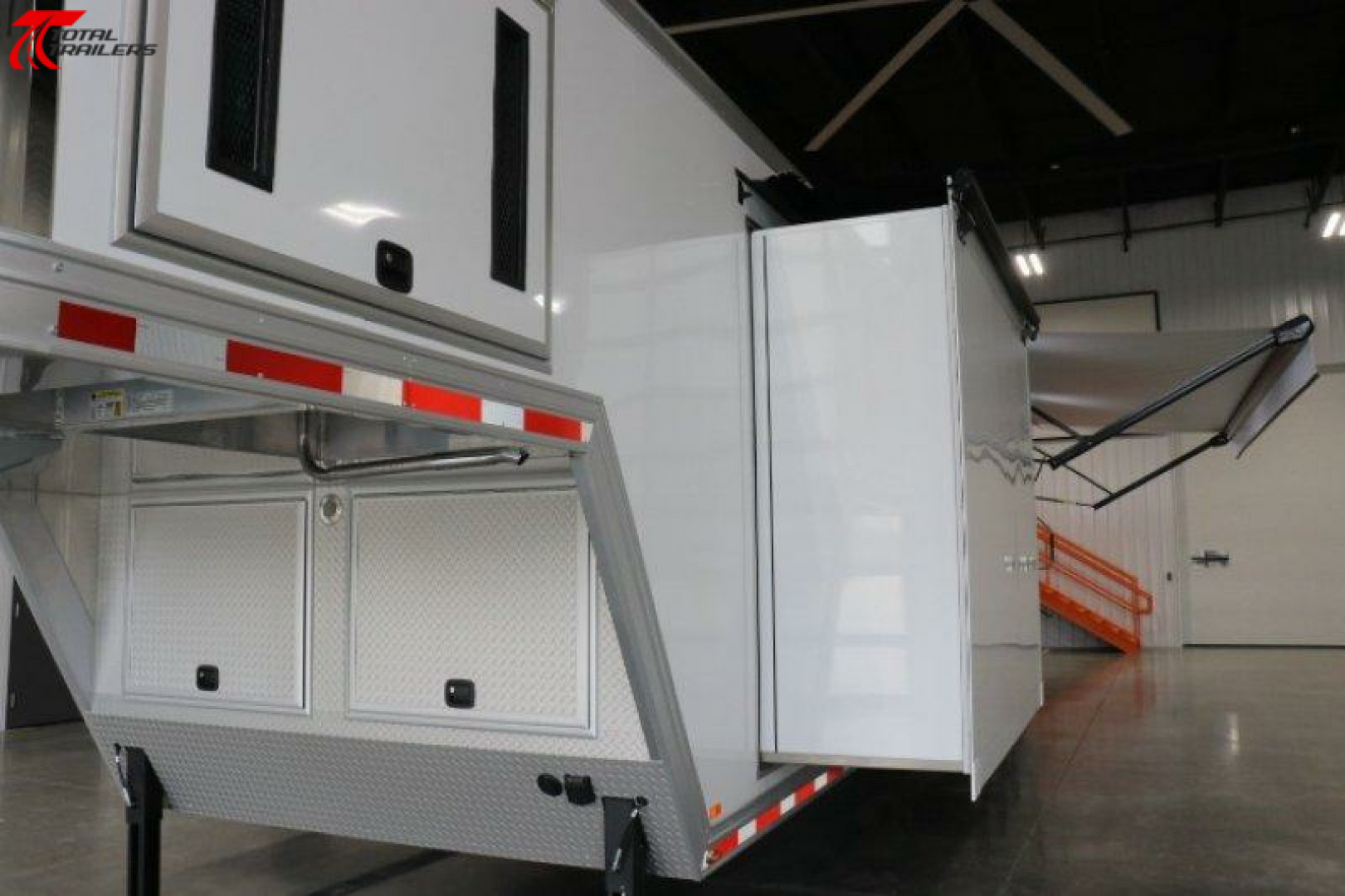 New Gooseneck Mobile Command Trailer w/ Mast Specialty Trailer