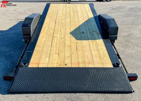 New CLEARANCE Diamond C HDT207 22' Tilt 14.9K (GVWR) Equipment Trailer