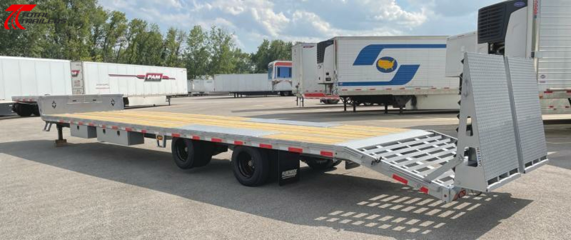 New (CLEARANCE) Diamond C Trailers SDX212 - 50' 25,900lb (GVWR) Max Ramps, Air-Ride, EOH Brakes Step Deck Flatbed Trailer