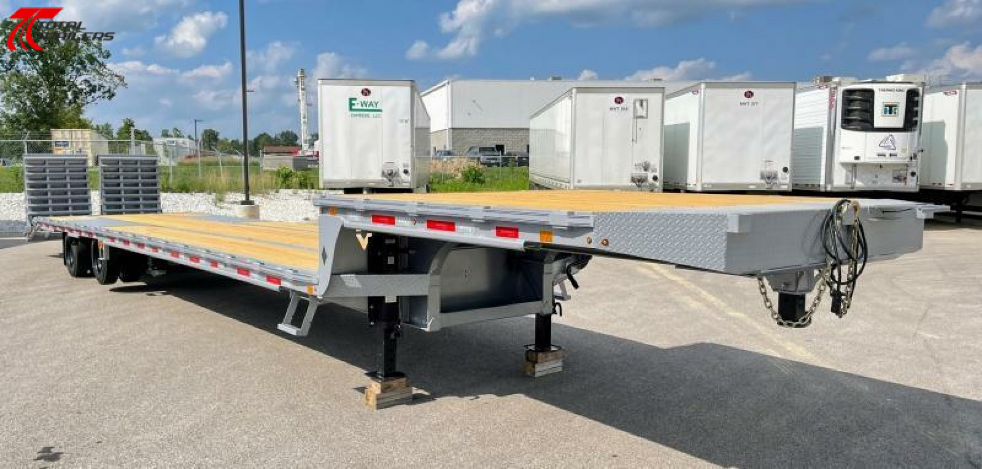 New (CLEARANCE) Diamond C Trailers SDX212 - 50' 25,900lb (GVWR) Max Ramps, Air-Ride, EOH Brakes Step Deck Flatbed Trailer