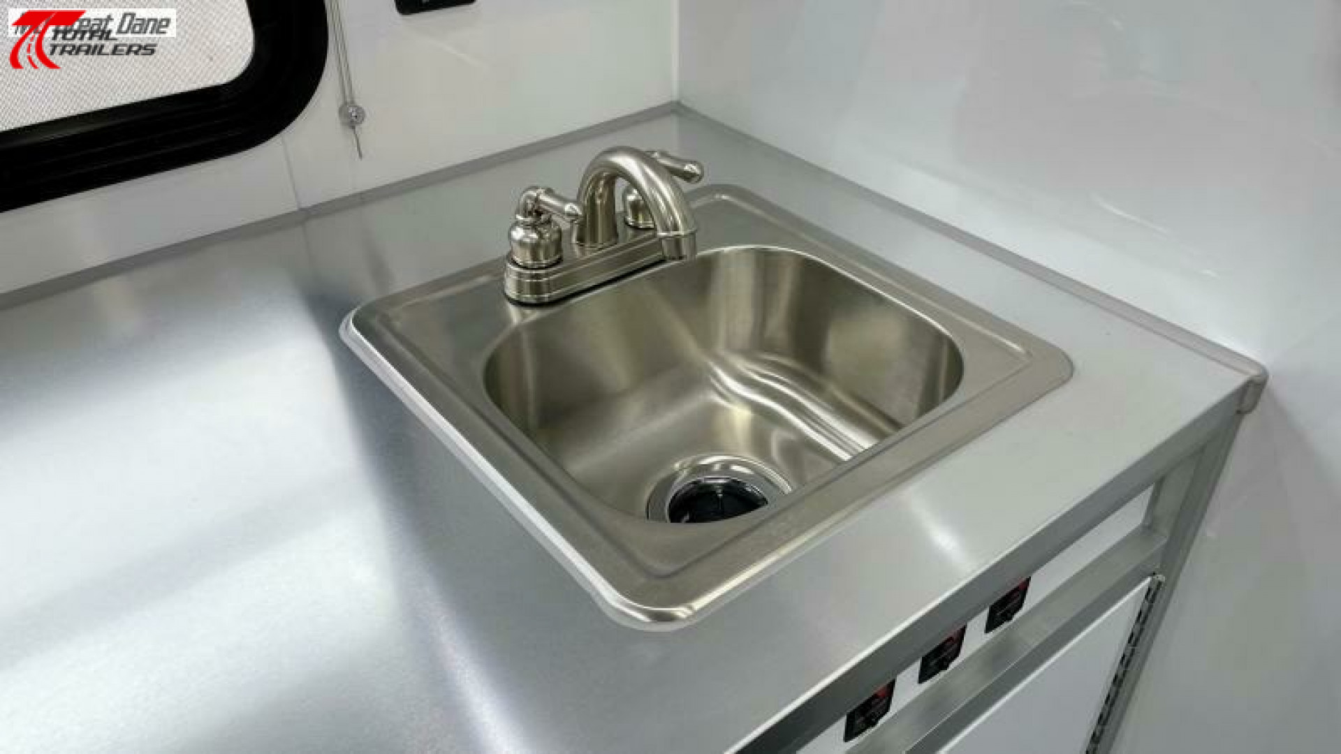 New 28' (2) Room Aluminum Office / Medical Trailer w/ Bathroom, Generator, AC, Heat