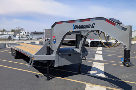 New Diamond C FMAX212-20'+12' HDT 25.9K (GVWR) Hydraulic Jacks, Hutch, Gooseneck Flatbed Trailer