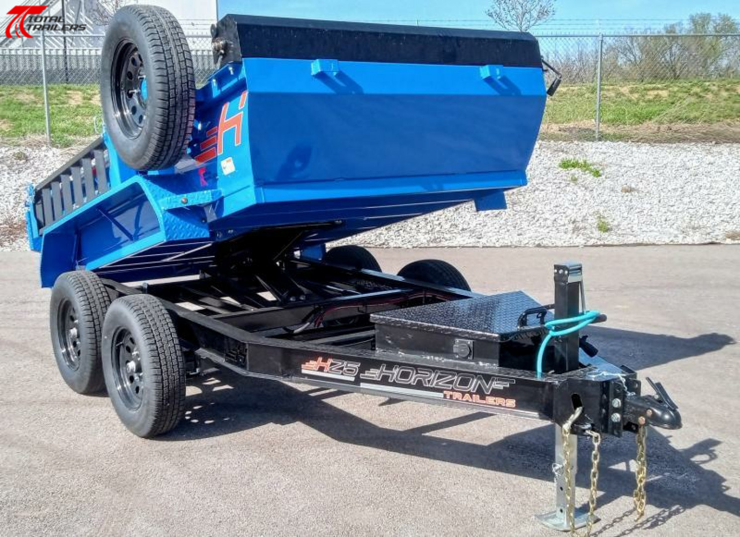 New Horizon Trailers 10' Dump Trailer 7630LB, 18" Sides, Tarp, Ramps, Spare
