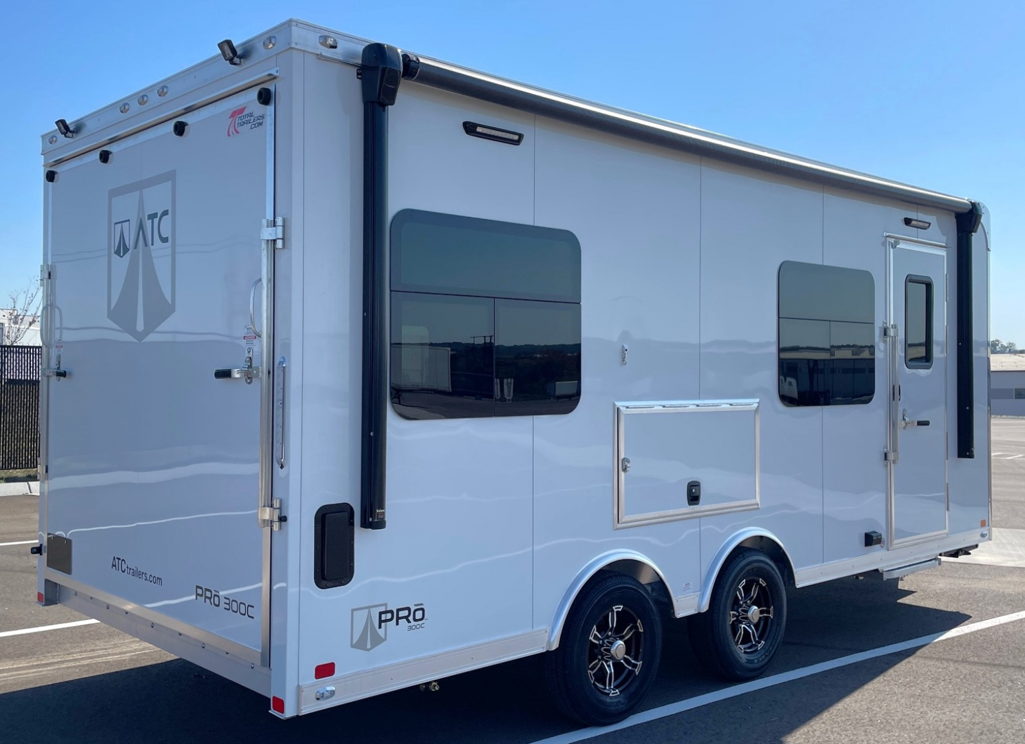 New 8.5 X 20 Office Trailer w/ Bathroom / 20' Command Trailer