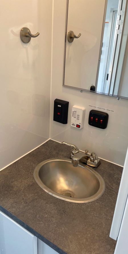 New 8.5 X 20 Office Trailer w/ Bathroom / 20' Command Trailer