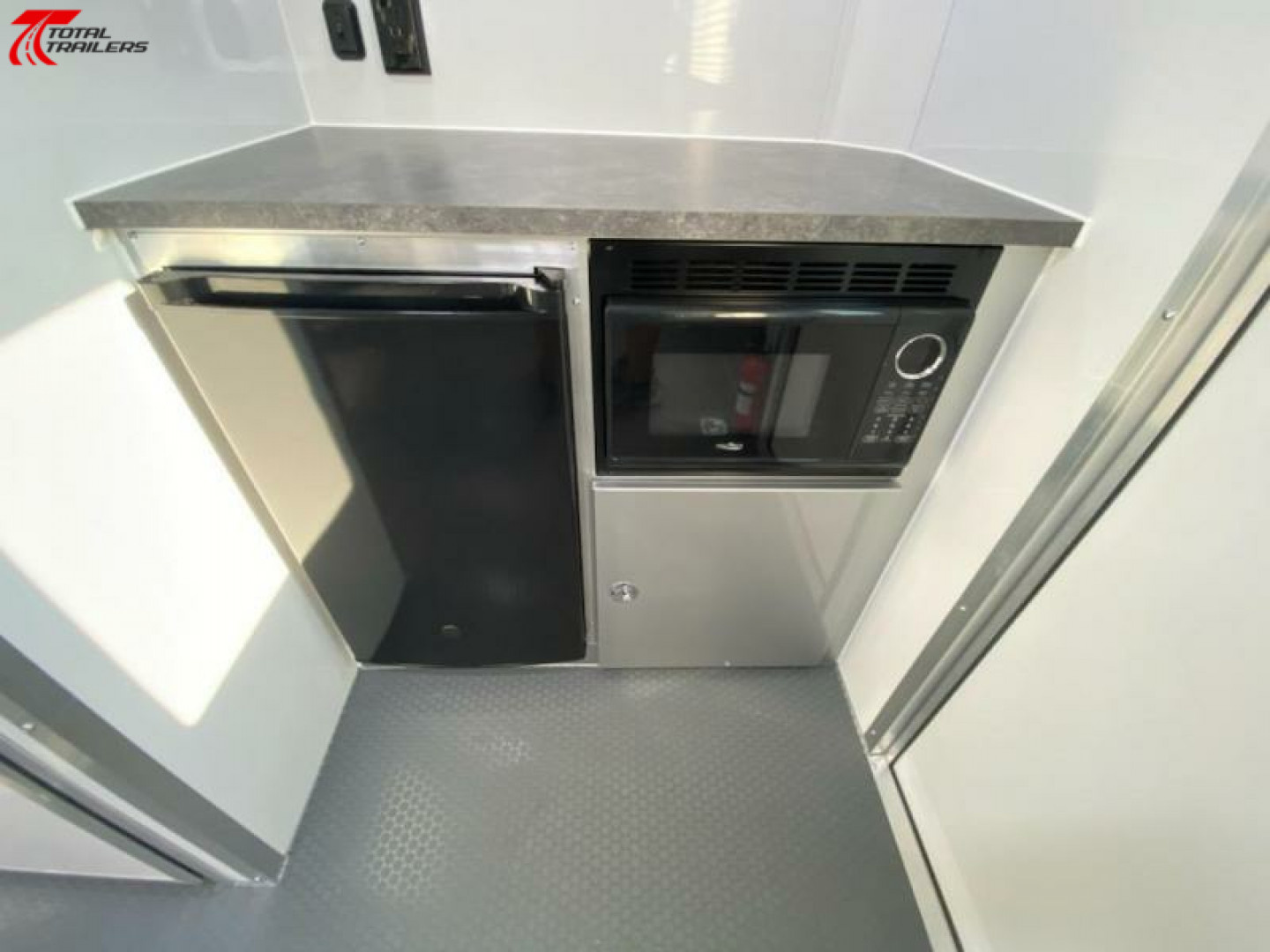 New 8.5 x 20 Aluminum Office Trailer