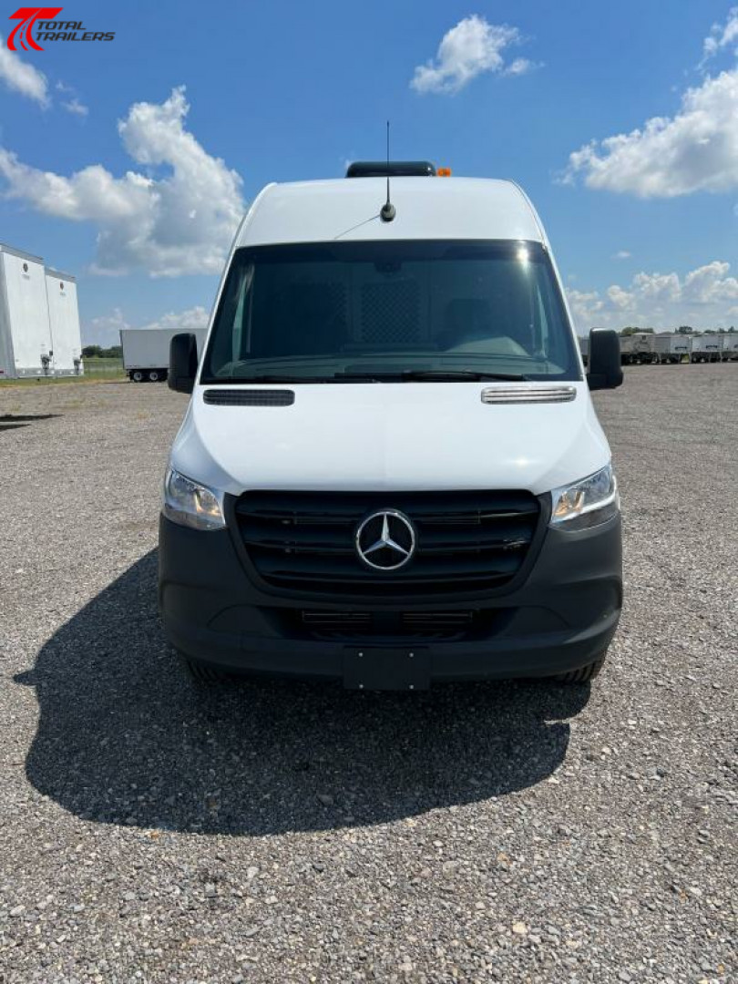 New Mercedes Fiber Splicing Van