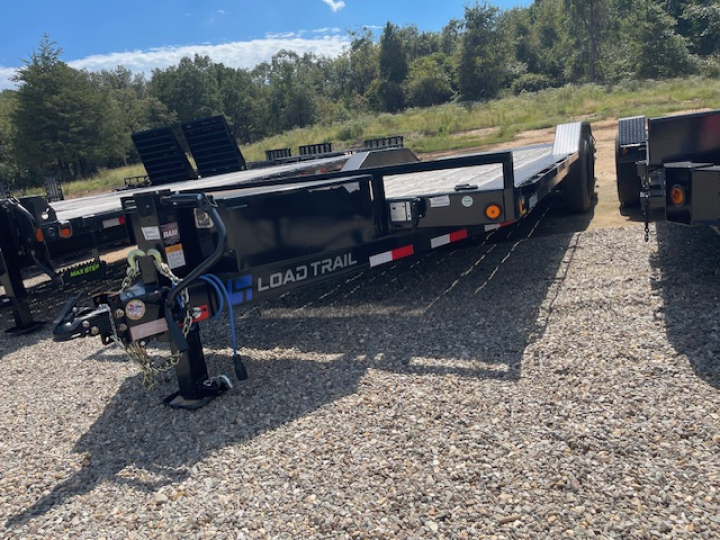 New 2025 Load Trail 22Ft 14K Drive Over Fenders Equipment Hauler w/ MAX ...