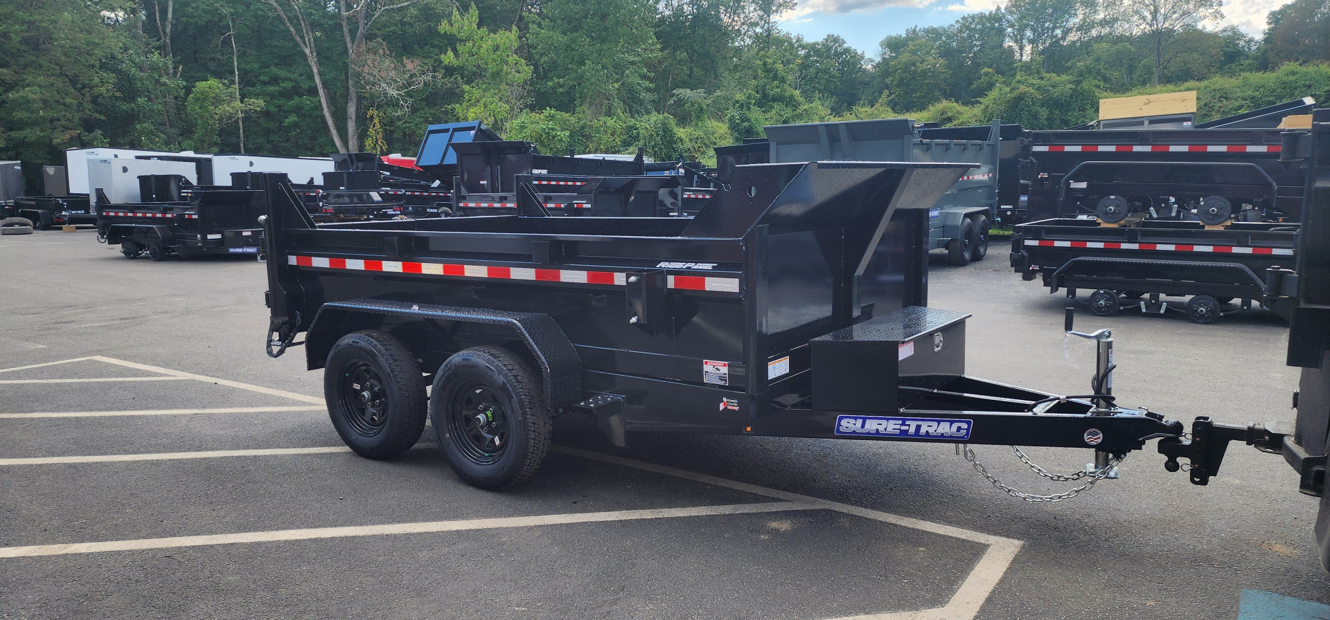 New 6 x 10 Sure-Trac Low-Pro Single Ram Dump Trailer 7k **w/Ramps & Stab Jacks