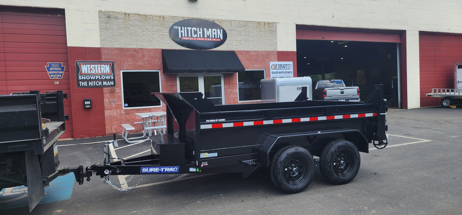 New 6 x 10 Sure-Trac Low-Pro Single Ram Dump Trailer 7k **w/Ramps & Stab Jacks