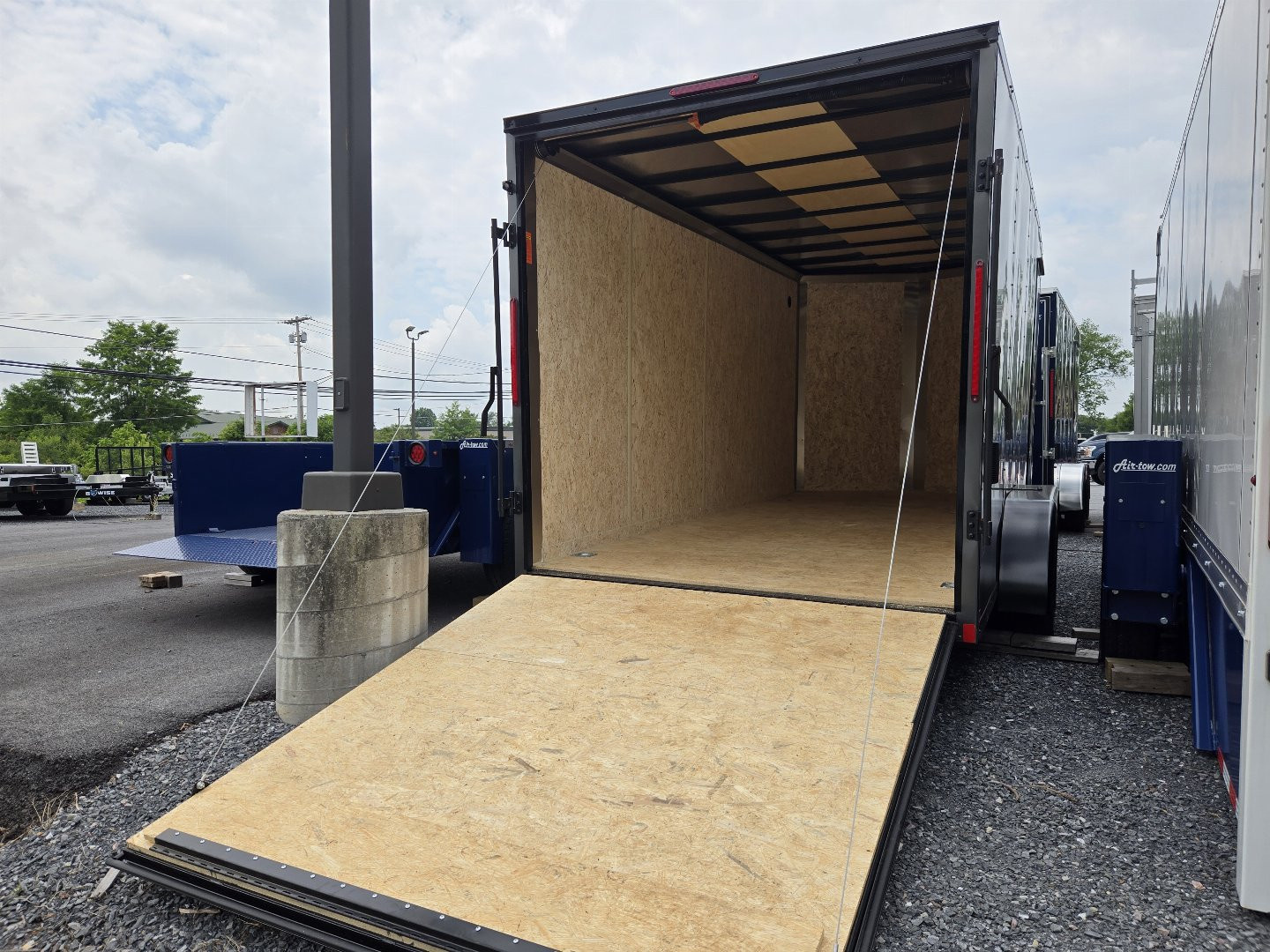 New 7 x 16 Look ST DLX V-Nose Cargo Trailer, 7k GVWR ***Charcoal w/Black Out Pkg, 6" Extra Height, Ramp Door, Stab Jacks