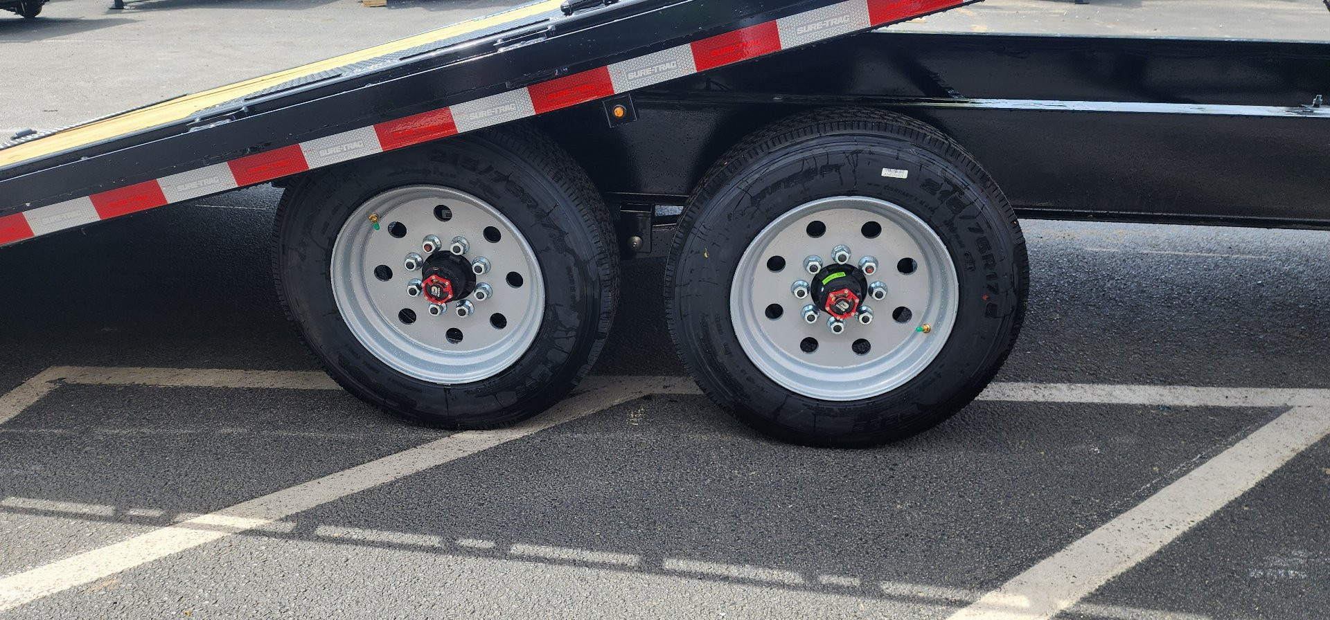 New 8.5 x 22 Sure-Trac HD Power-Tilt Flat Deck Deckover Equipment Trailer 17.6k ***Hydraulic Jack