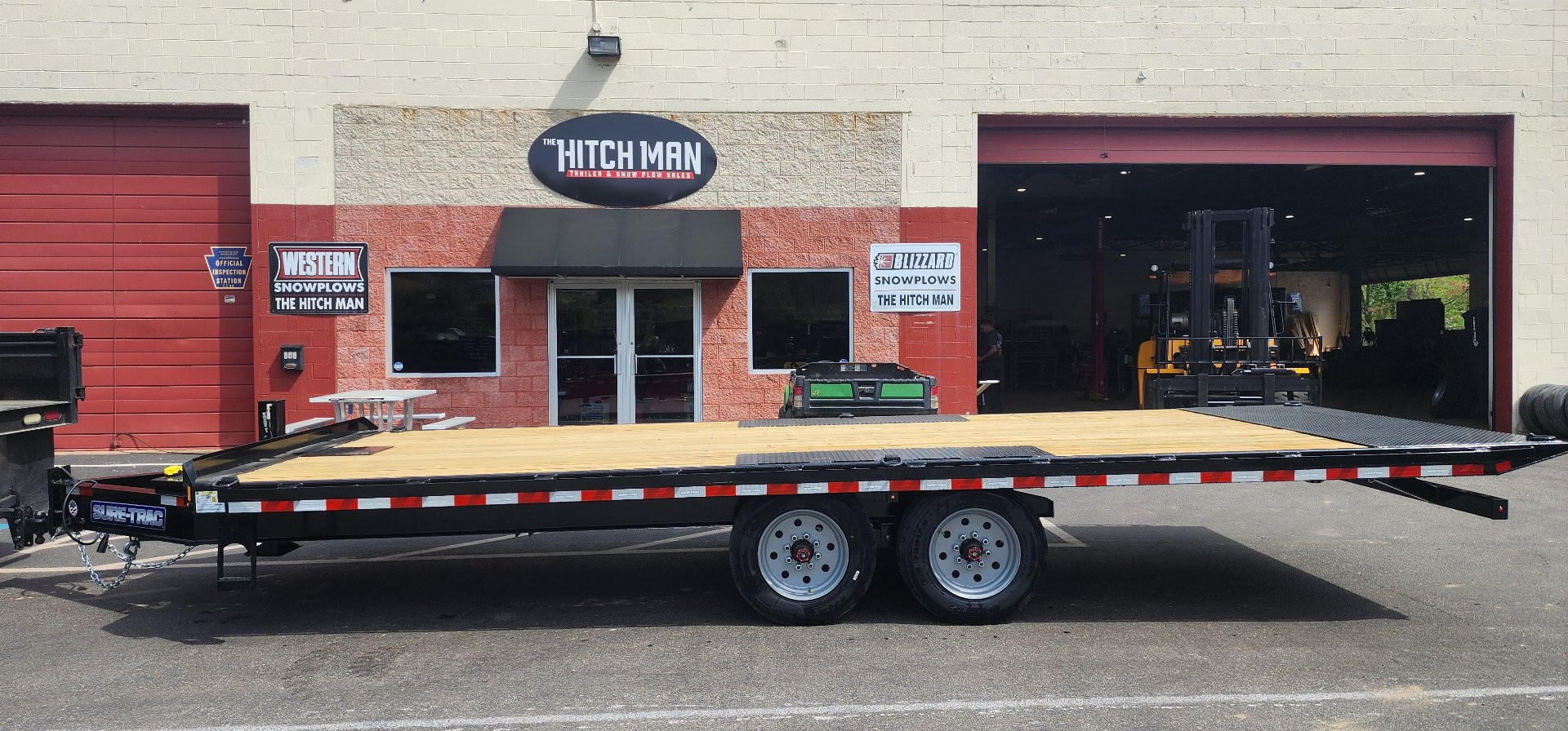 New 8.5 x 22 Sure-Trac HD Power-Tilt Flat Deck Deckover Equipment Trailer 17.6k ***Hydraulic Jack