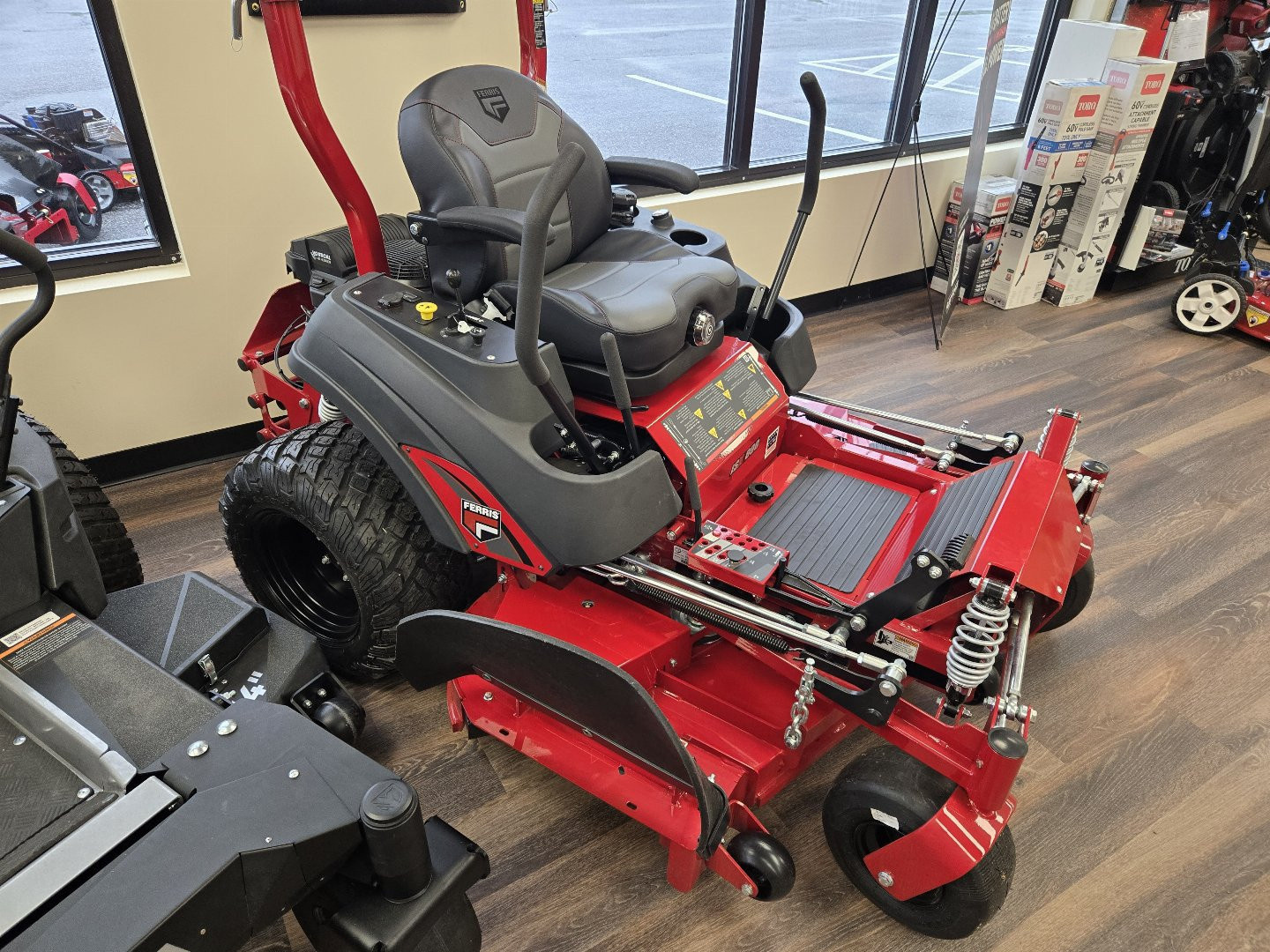 New Ferris ISX800Z 60" Commercial Zero Turn Mower, 24 HP Kawasaki FT730V, ICD+ Deck