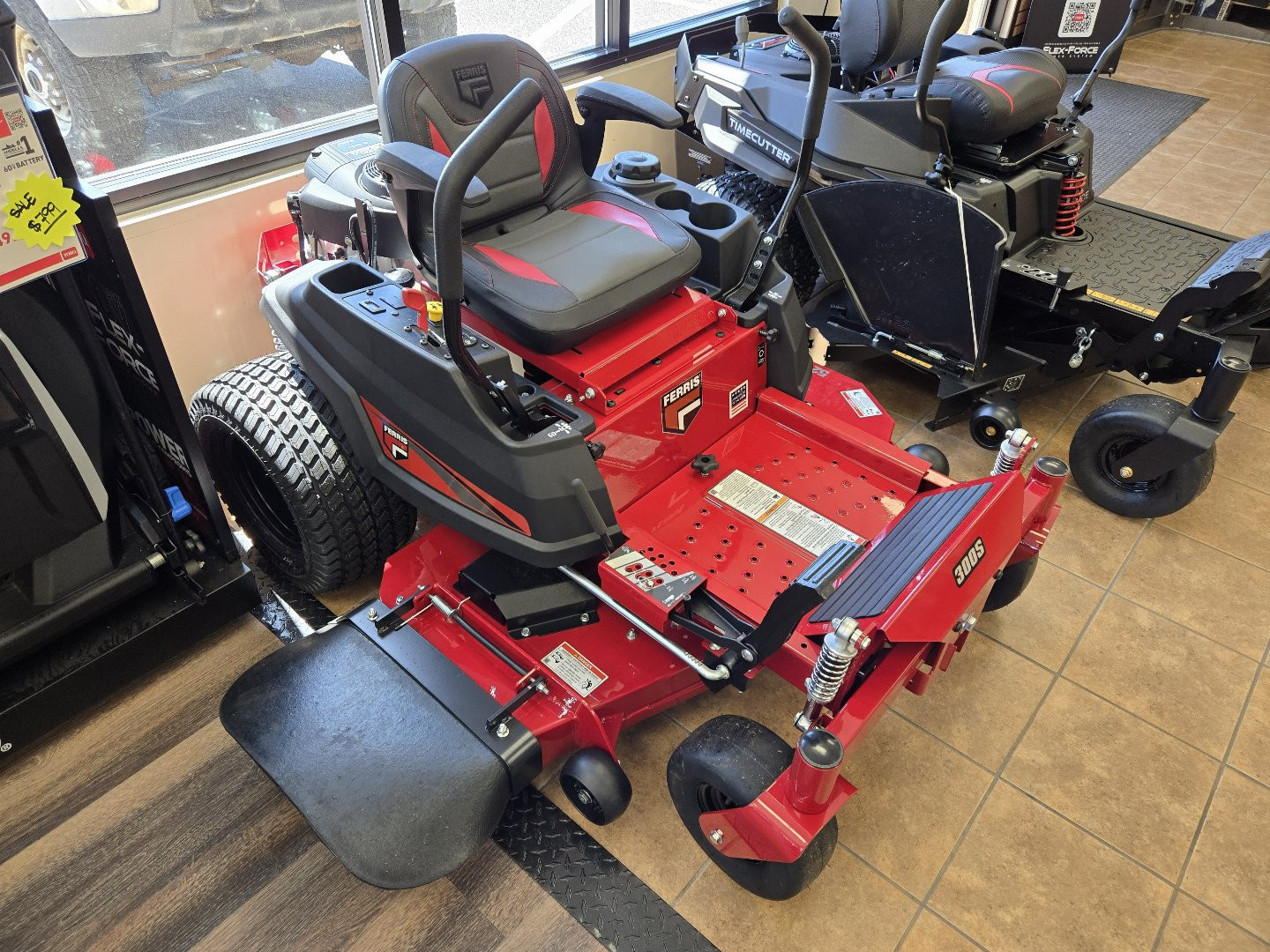 New Ferris 300S 52" Zero Turn Mower, 25 HP Briggs & Stratton PXi