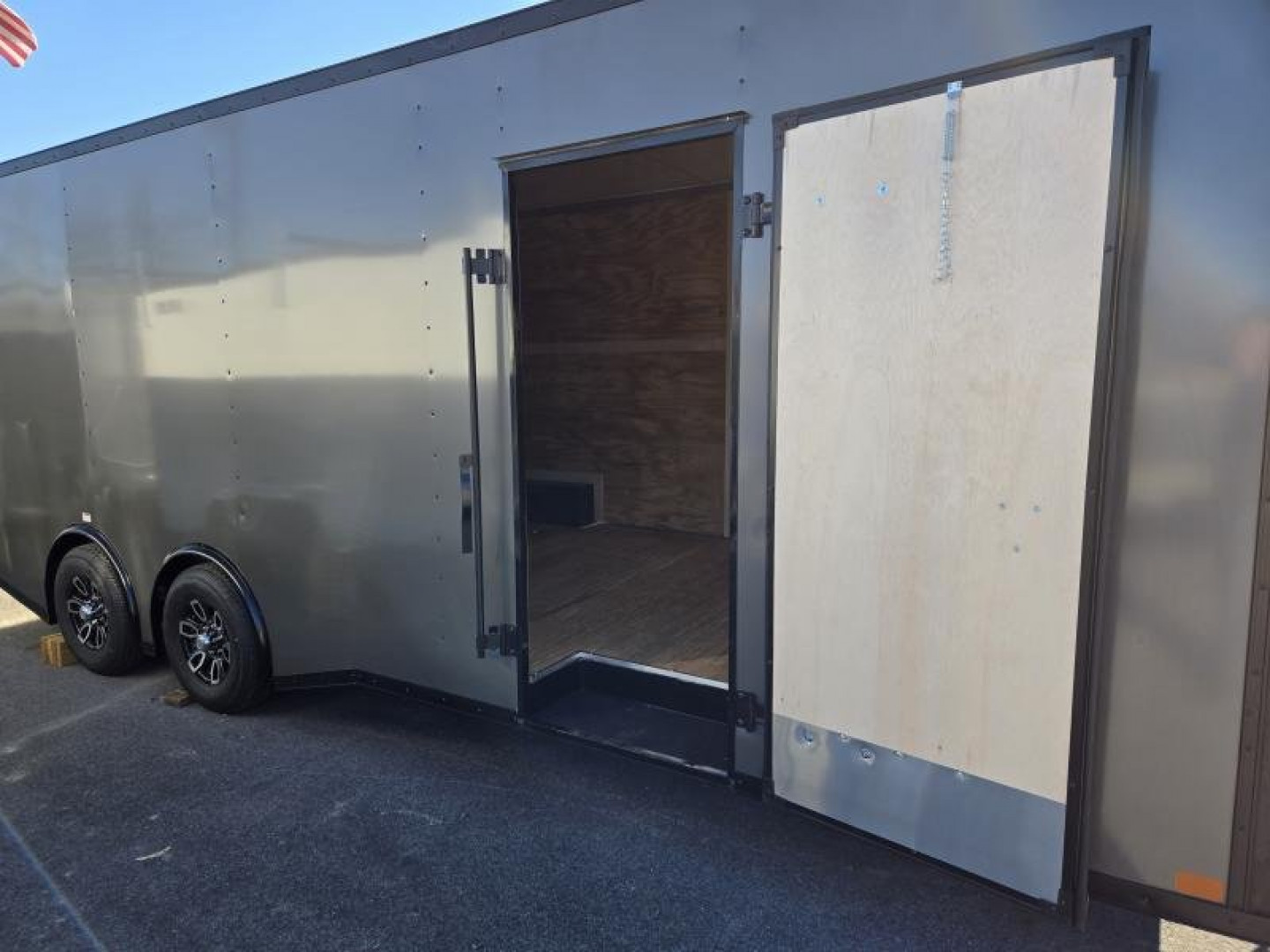 New 8.5 x 24 Homesteader Champion Enclosed Cargo Trailer, 10k ***Charcoal Black Out w/Spread Torsion Axles, PolyCor Side Panels & Alum Wheels
