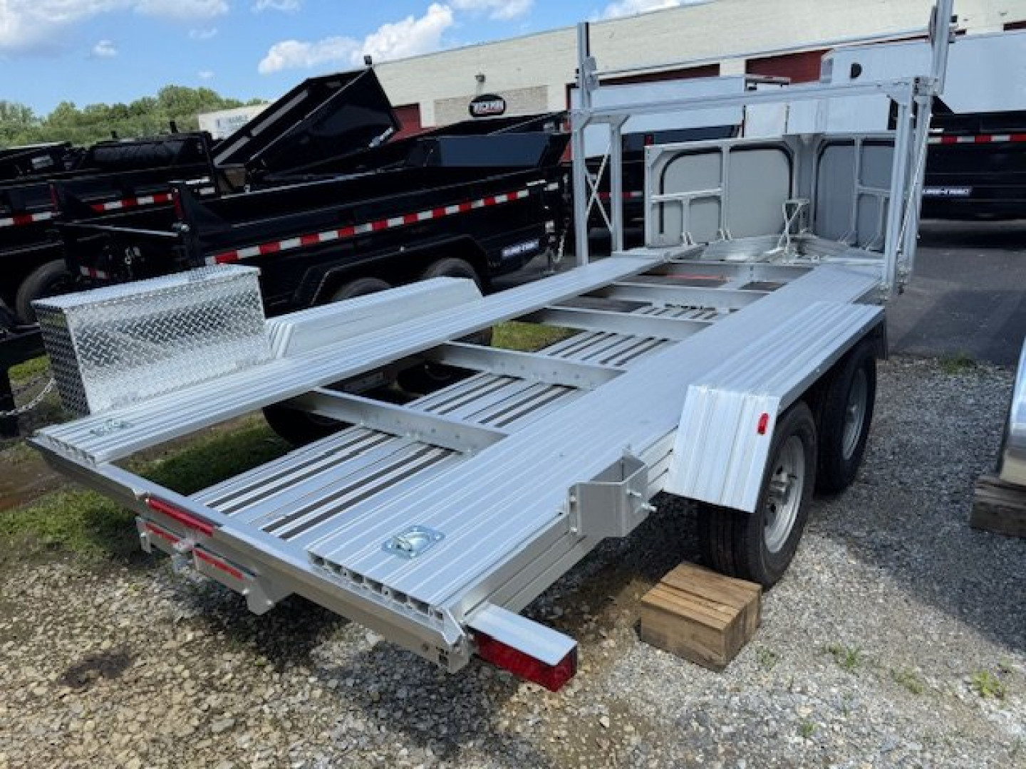 New 8'6" x 20' 11" CT-8055EB Trailex Car / Racing Trailer 7k