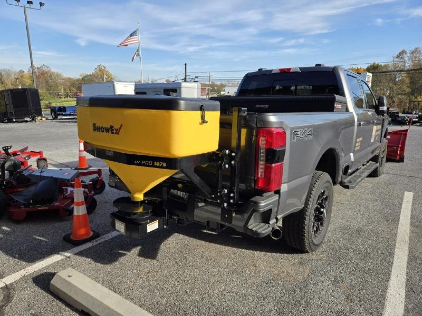 New SnowEx 10.75cf Tailgate Pro Poly Tailgate Spreader **w/2" Hitch Mount, SP1075X-1