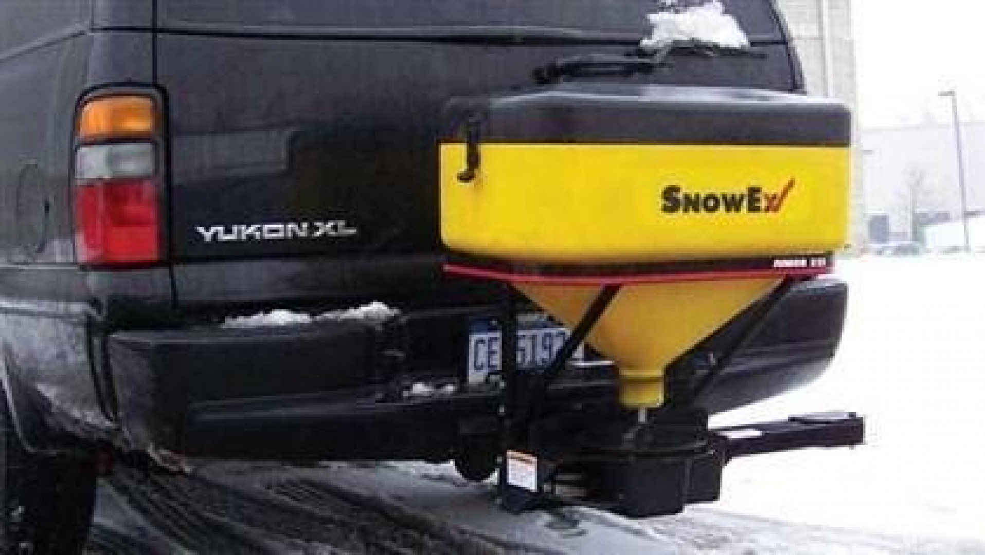 New SnowEx 10.75cf Tailgate Pro Poly Tailgate Spreader **w/2" Hitch Mount, SP1075X-1