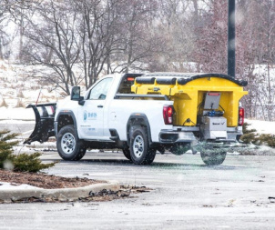 New SnowEx 2.2CY Renegade Helixx P220A Poly Hopper Spreader **w/Lid, Inverted V, & Helixx Auger