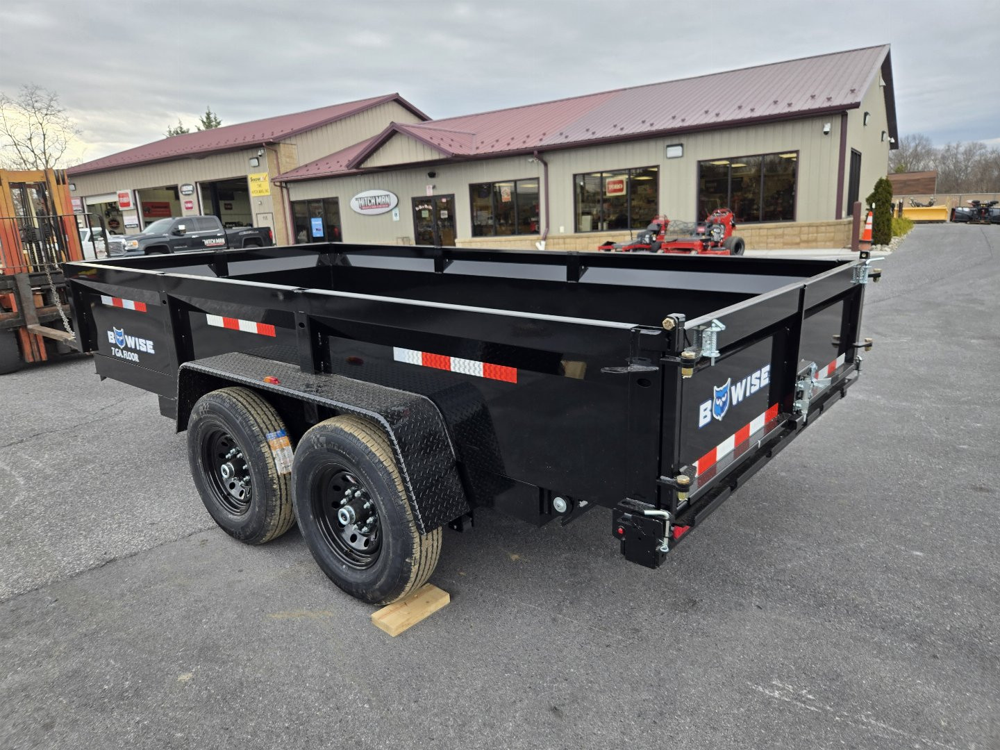 New 7 x 14 B-WISE LE Series Low Profile Dump Trailer, 14K GVWR w/Dual Telescopic Rams **7GA Floor, Dual Acting Gate, Ramps, D-Rings