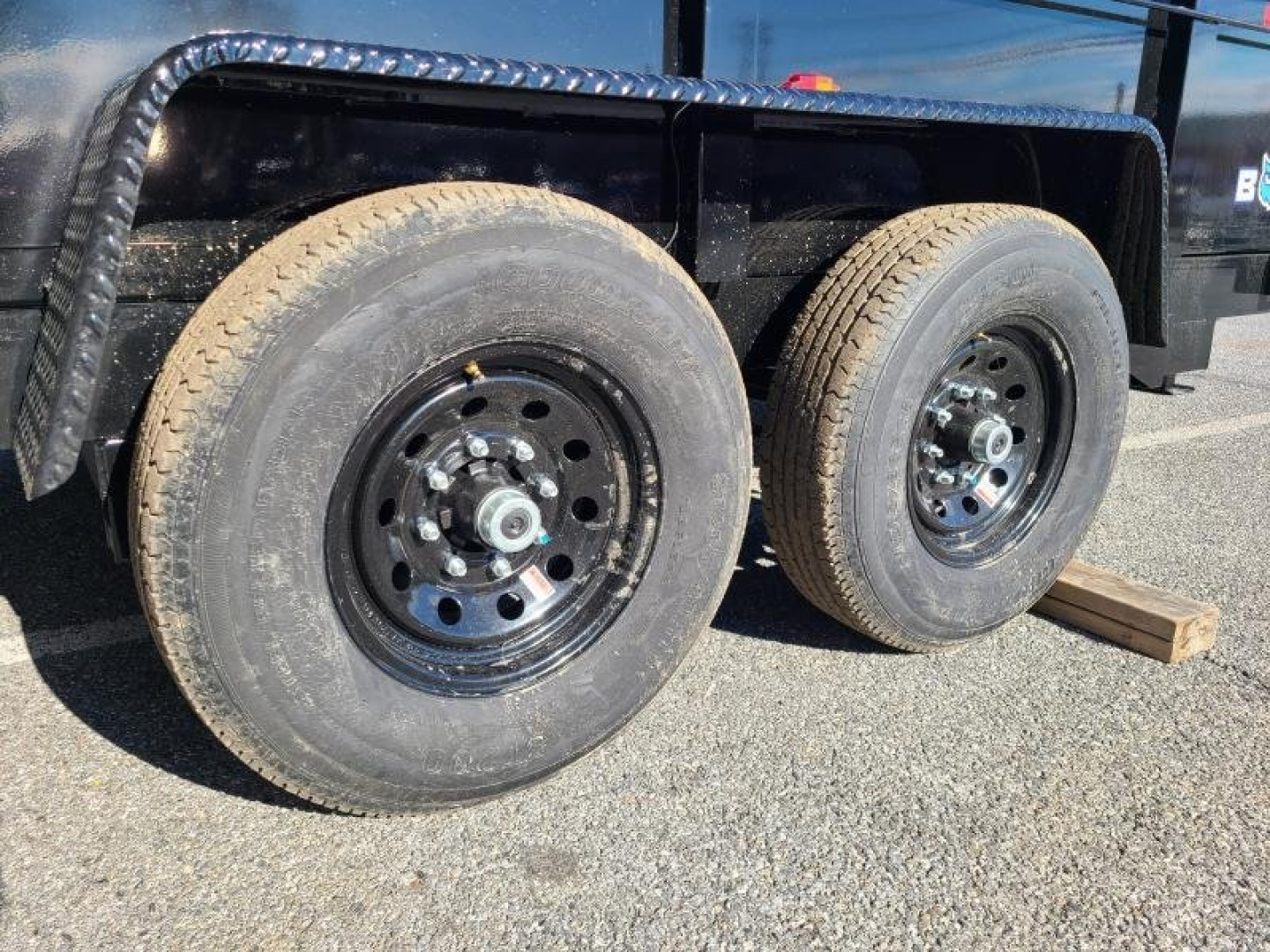 New 7 x 14 B-WISE LE Series Low Profile Dump Trailer, 14K GVWR w/Dual Telescopic Rams **7GA Floor, Dual Acting Gate, Ramps, D-Rings