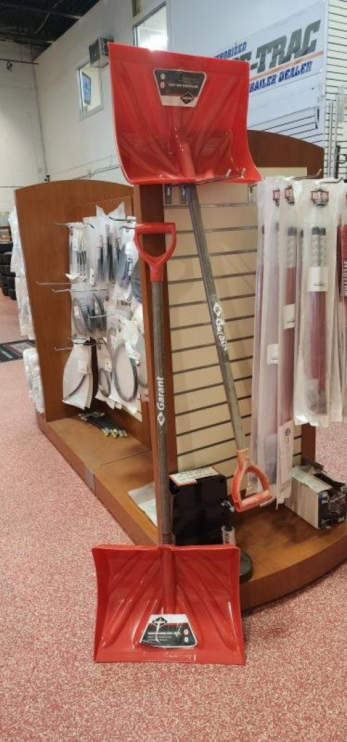 New SHOVEL, 18" POLY GARANT RED