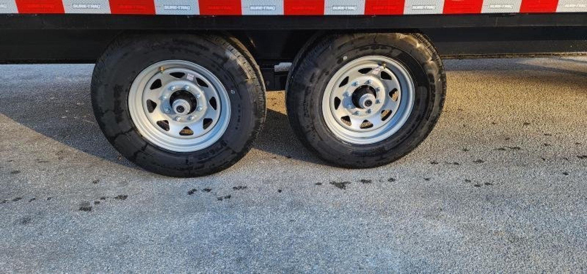 New 8.5 x 18+4 Sure-Trac Deckover w/Beavertail Equipment Trailer  15k