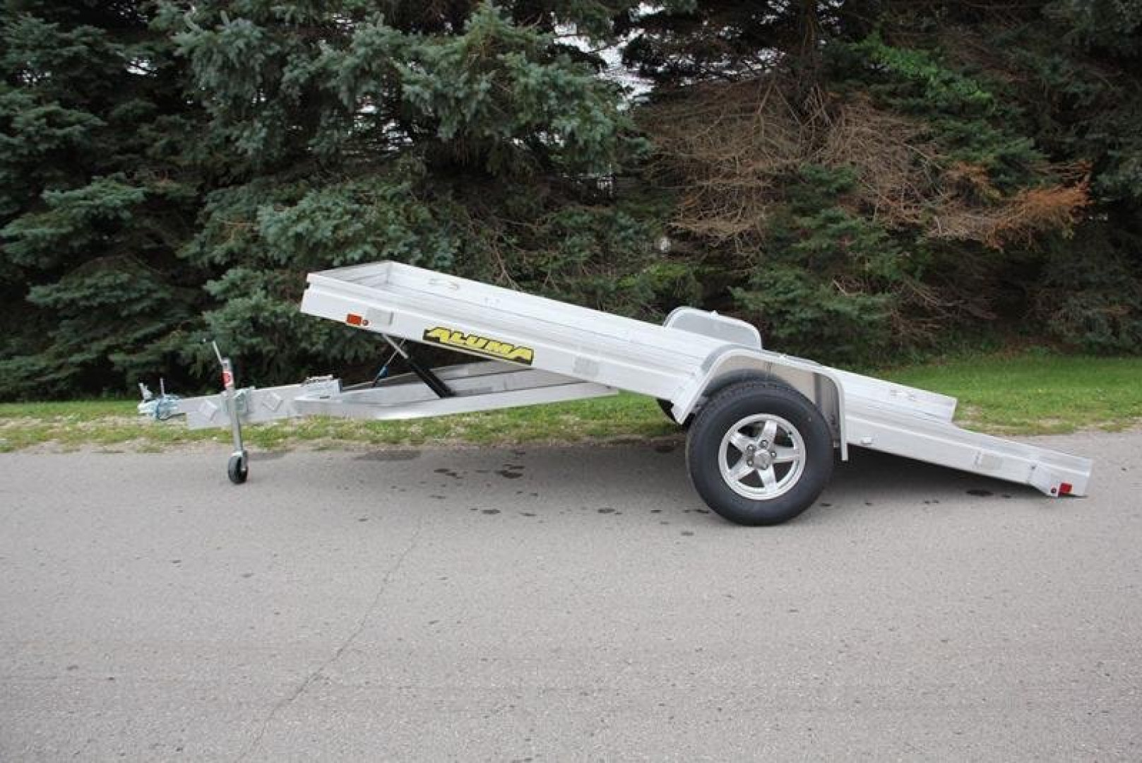 New 5.9 x 10.2 Aluma 6810H Tilt Utility Trailer 3k