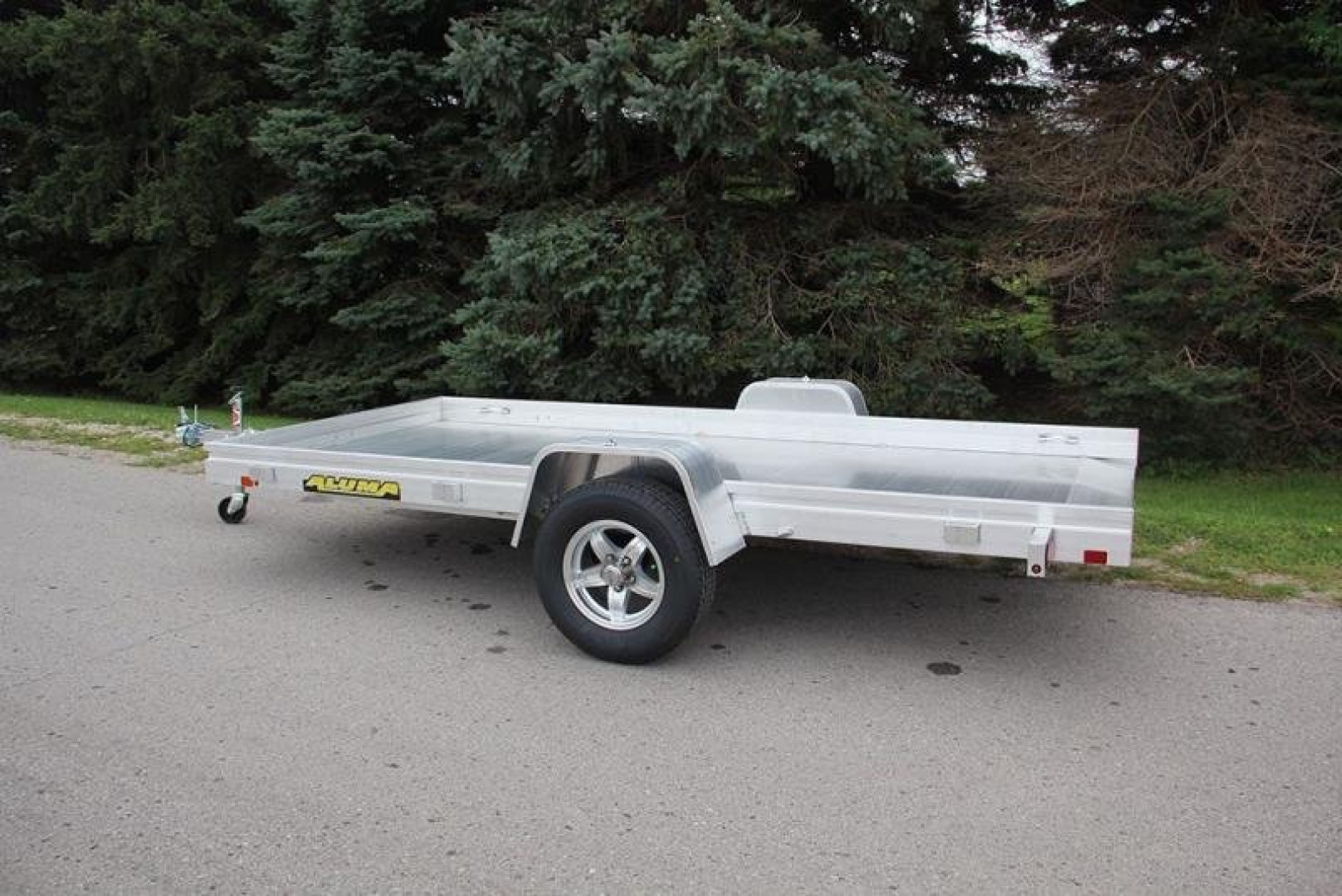 New 5.9 x 10.2 Aluma 6810H Tilt Utility Trailer 3k