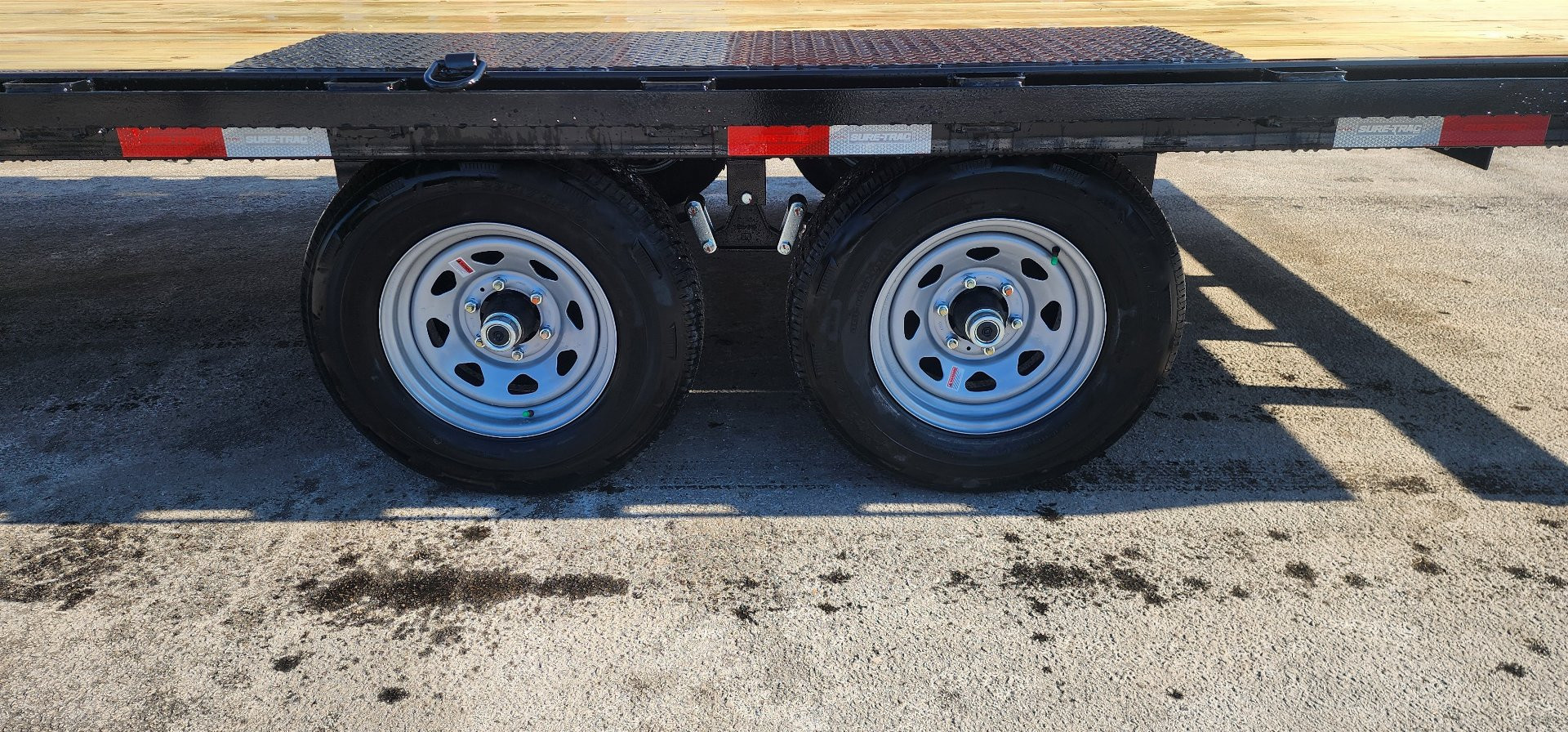 New 8.5 x 20 Sure-Trac Low Profile Flat Deck Deckover Trailer  10k