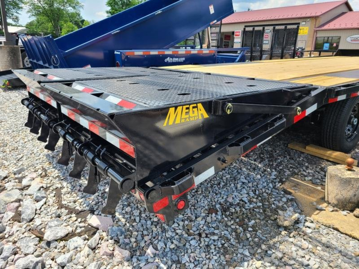 New 8.5' x 25' (20'+5') Big Tex 14PH Deckover Equipment Trailer, 16K GVWR ***w/Spare Tire, Mega Ramps