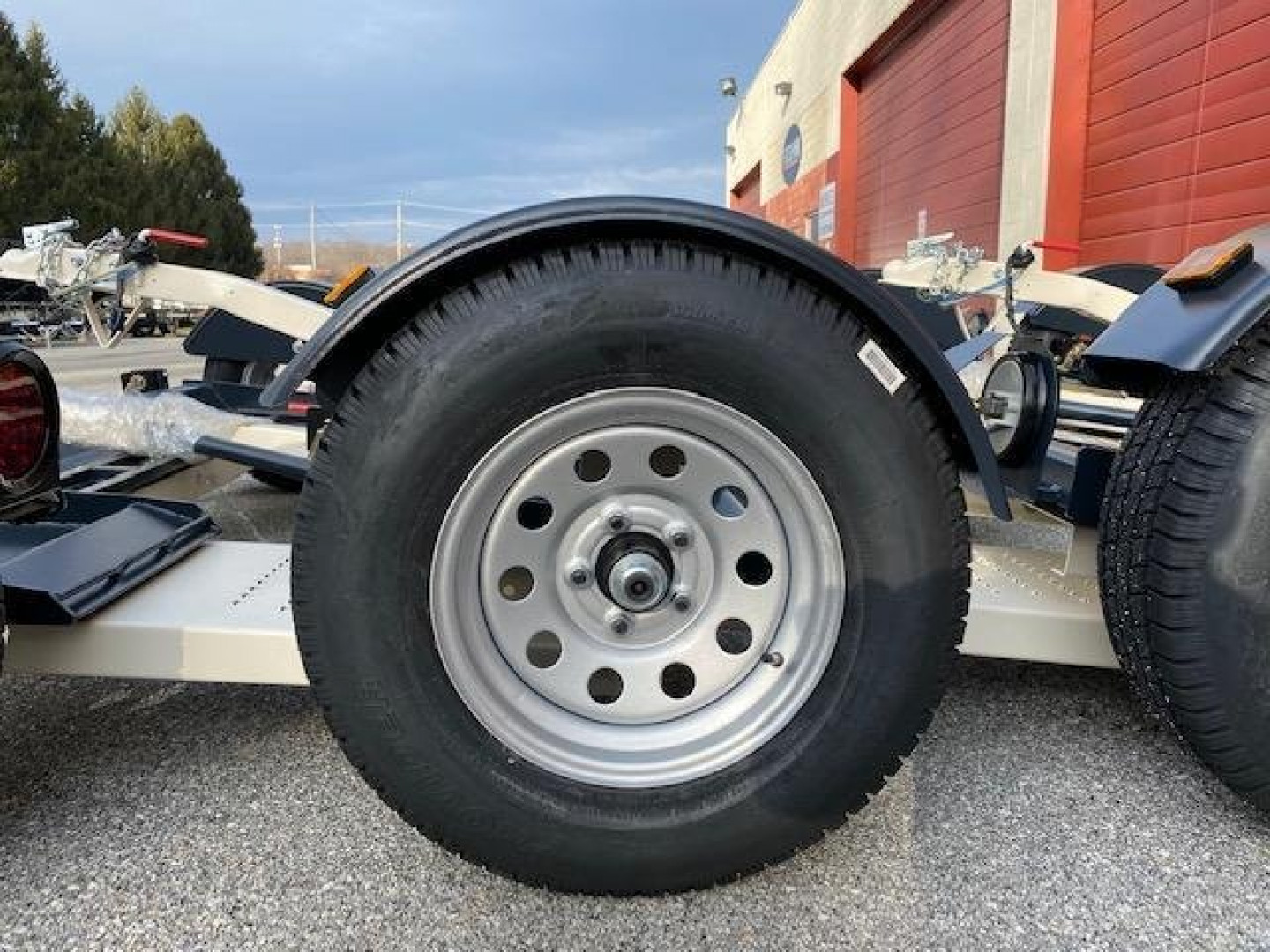 New 80" Stehl Tow 3.5k Tow Dolly  **No Brakes