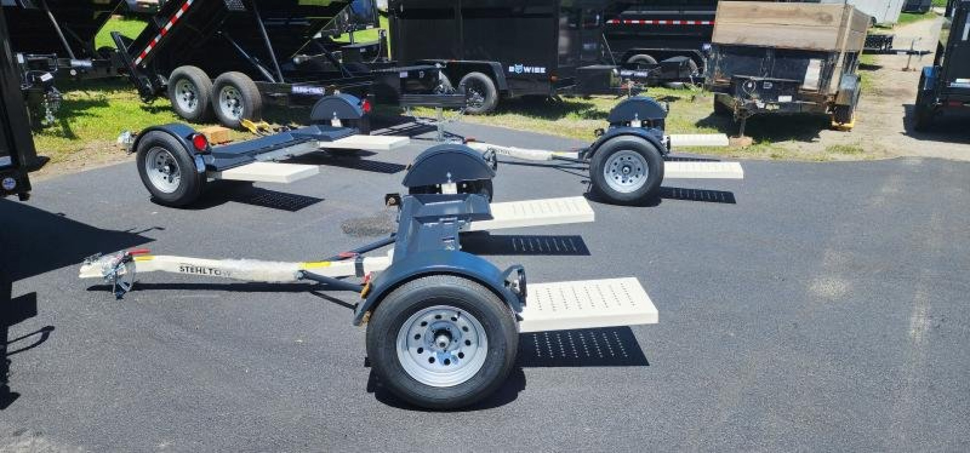 New 80" Stehl Tow 3.5k Tow Dolly  **No Brakes