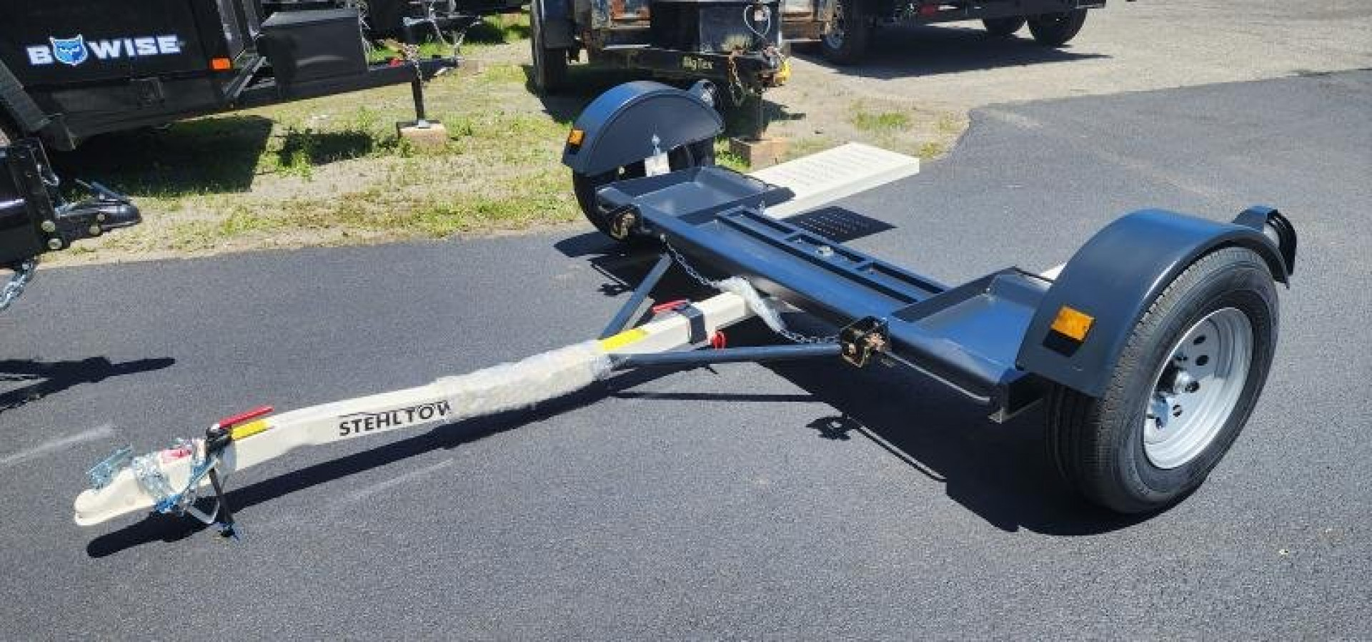 New 80" Stehl Tow 3.5k Tow Dolly  **No Brakes