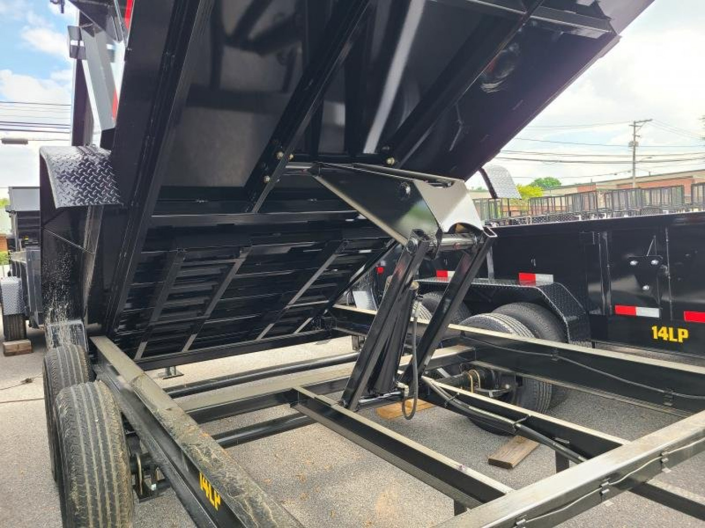 New 7 X 14 Big Tex 14LP-14 HD Low Profile Dump Trailer 14k **Scissor Hoist, Tarp Kit, 110v Batt Charger