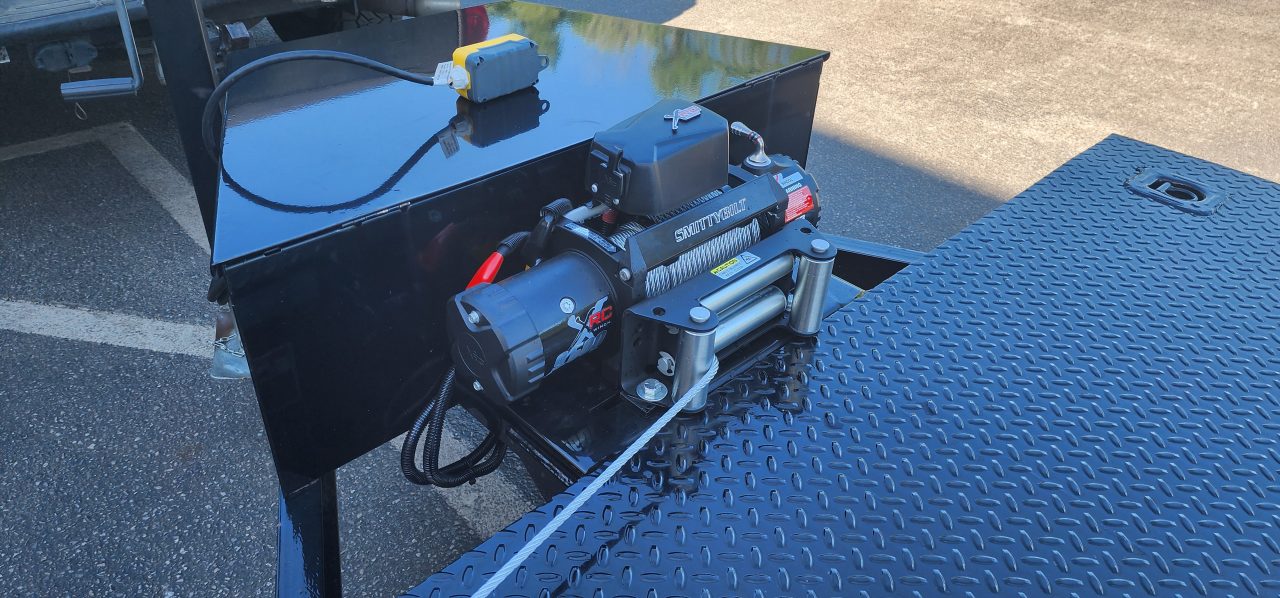 New 7 x 18 BWISE Hydraulic Tilt Car Hauler Car / Racing Trailer 10k w/SmittyBuilt Winch