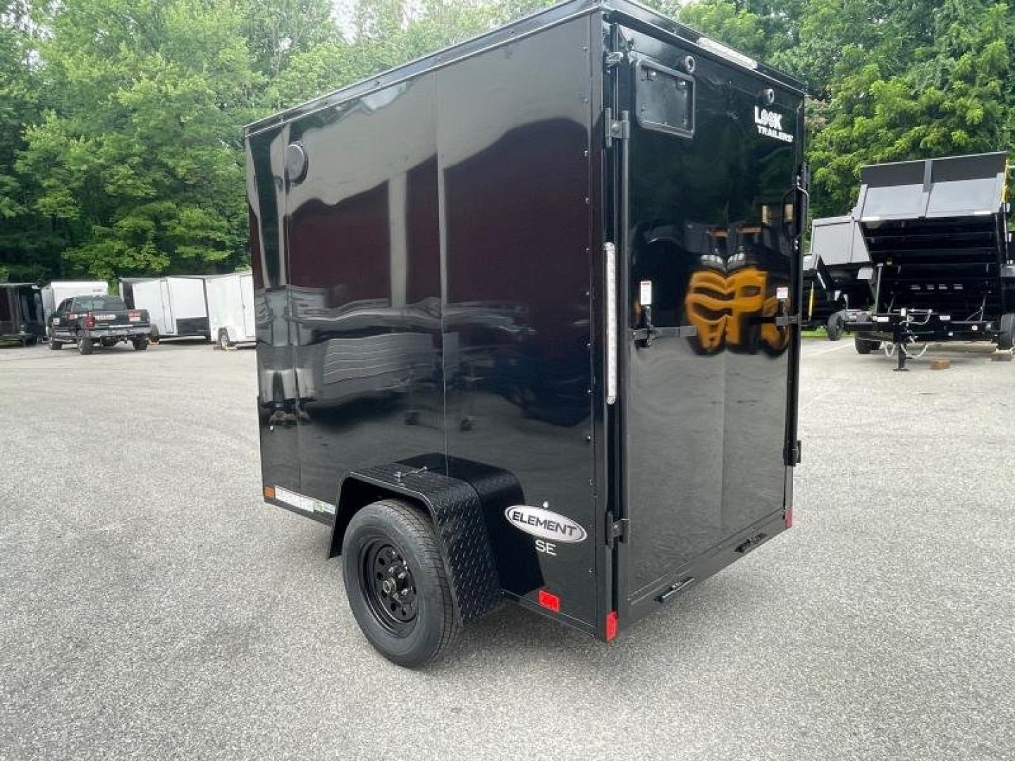 New 5 x 8 Look Element SE V-Nose Cargo 3k w/side door