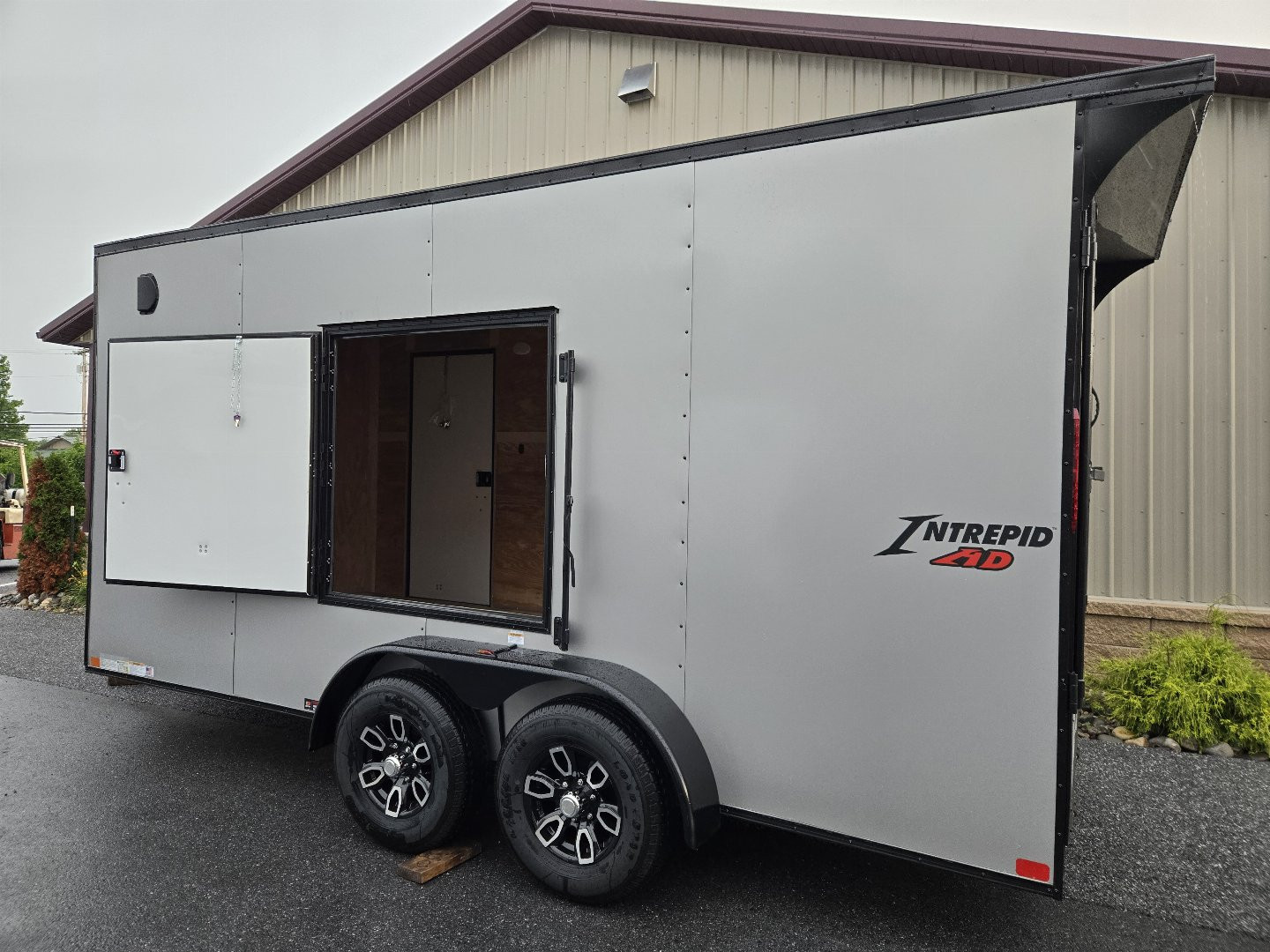 New 7 X 16 Homesteader Intrepid HD V-Nose Enclosed Cargo Trailer, 10k GVWR ***Silver PolyCor Exterior w/Black Out Pkg, Ramp Door, Alum Wheels