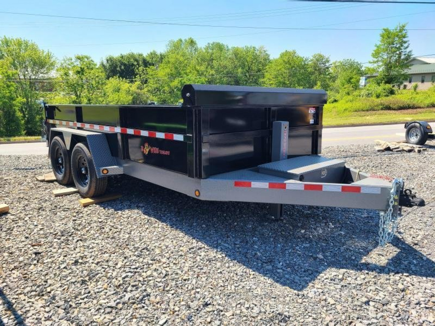 New 7 x 16 B-WISE HD Low Profile Scissor Hoist Dump Trailer, 15.4k GVWR  **Black w/Hammertone Gray Frame, Hydraulic Jack, Spring Tarp Kit, Stab. Jacks, 110v Batt Charger